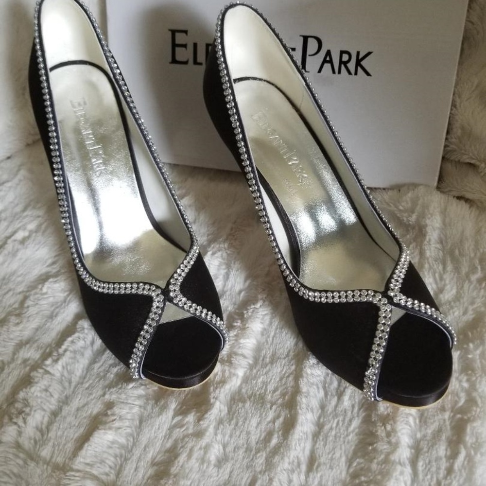 Shoes - Picture 5 of 5